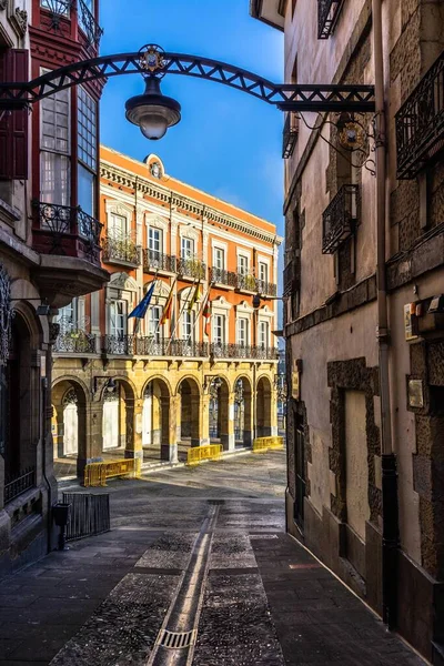 Plano Vertical Una Antigua Calle Portugalete País Vasco España —  Fotos de Stock