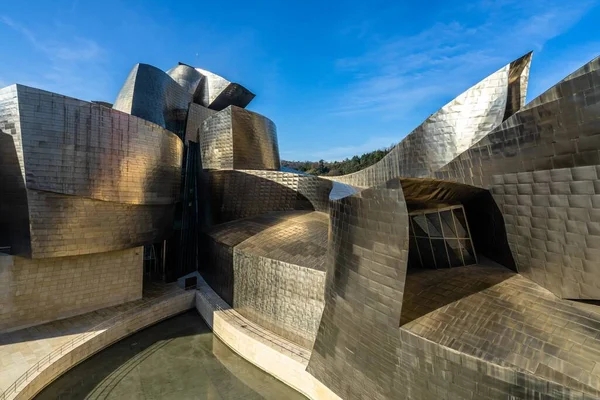 Vista Cerca Fachada Moderna Del Museo Guggenheim Por Frank Gehry —  Fotos de Stock