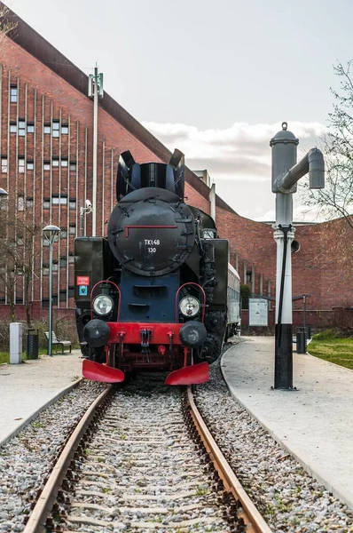 Poznan Pologne Mars 2020 Devant Une Vieille Locomotive Exposition Sur — Photo