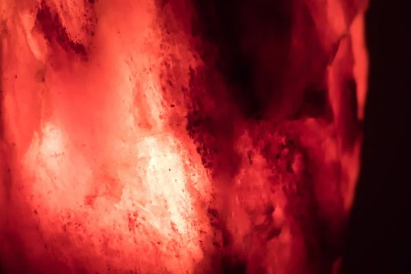 Närbild Bild Röd Saltlampa Mörk Bakgrund Perfekt För Tapeter — Stockfoto