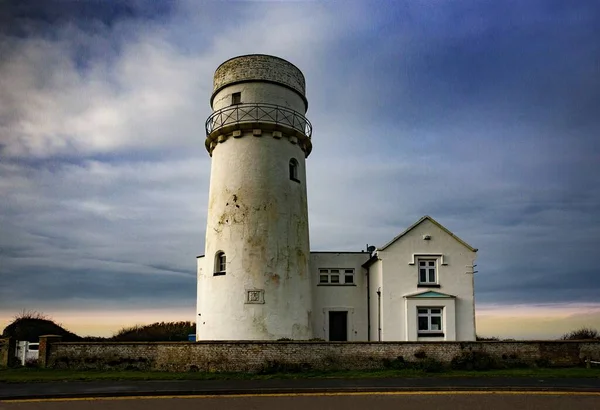 Viejo Faro Hunstanton Bajo Cielo Nublado Durante Atardecer Tarde Inglaterra —  Fotos de Stock