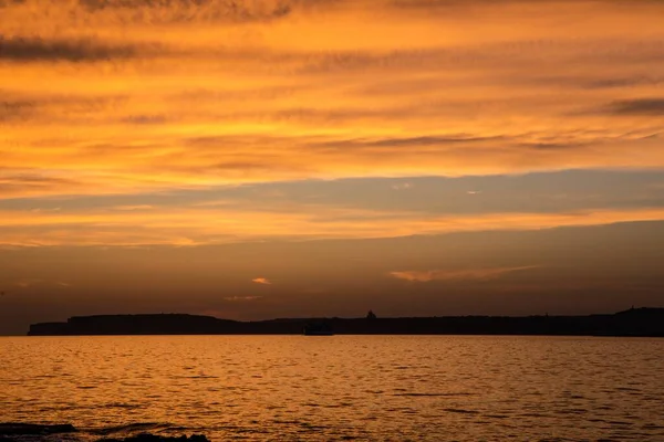 Soleil Sous Horizon Stratus Cirrus Nuages Éclairés Par Une Lueur — Photo