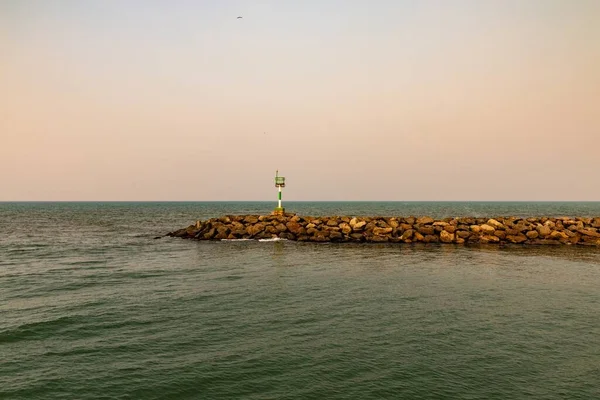 Beautiful Scenery Rocky Dock Middle Sea — Stock Photo, Image