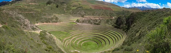 Panoramiczne Ujęcie Zielonego Okrągłego Archaicznego Tarasu Uprawy — Zdjęcie stockowe