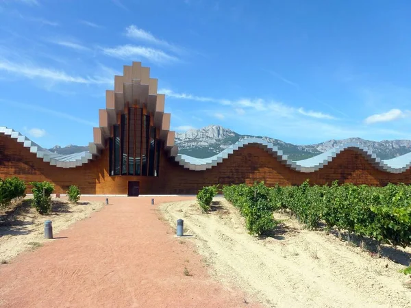 Die Bodega Ysios Laguardia Unter Blauem Himmel Spanien — Stockfoto