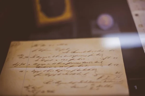 Een Handgeschreven Brief Tafel Gelegd — Stockfoto