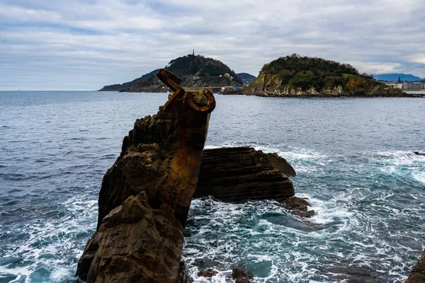 セバスティアンの風の櫛の彫刻と海 バスク州 スペイン — ストック写真