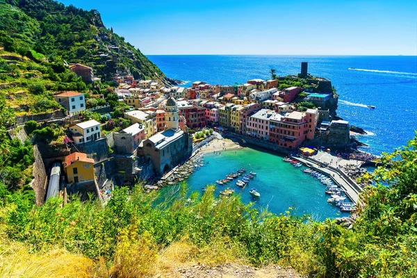 Stad Vernazza Cinque Terre Italië Fel Zonlicht Zomer Met Een — Stockfoto