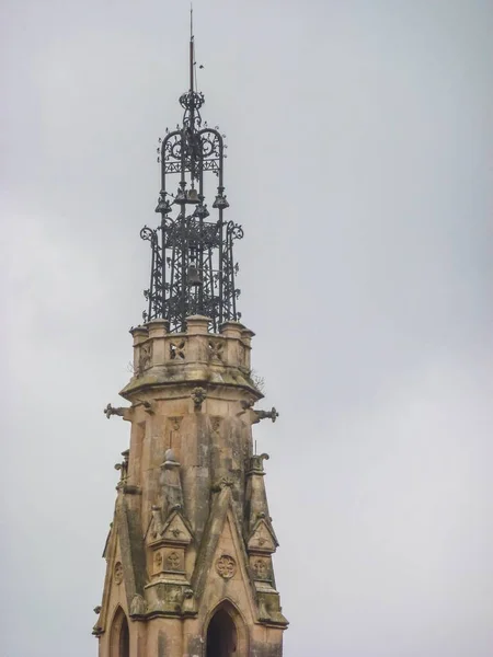 Disparo Vertical Una Torre Iglesia Barcelona España — Foto de Stock