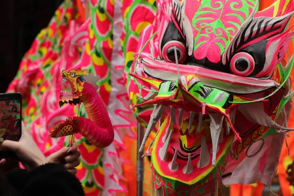 Sebuah Gambar Selektif Close Fokus Dari Kostum Festival Cina Seekor — Stok Foto