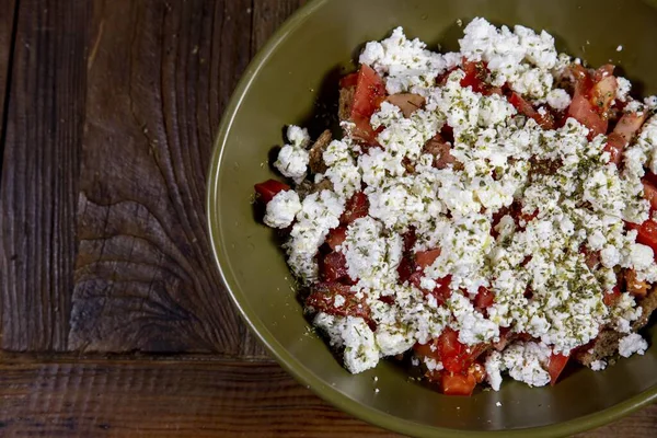 Tiro Ângulo Alto Salada Grega Com Tomates Queijo Feta Fundo — Fotografia de Stock