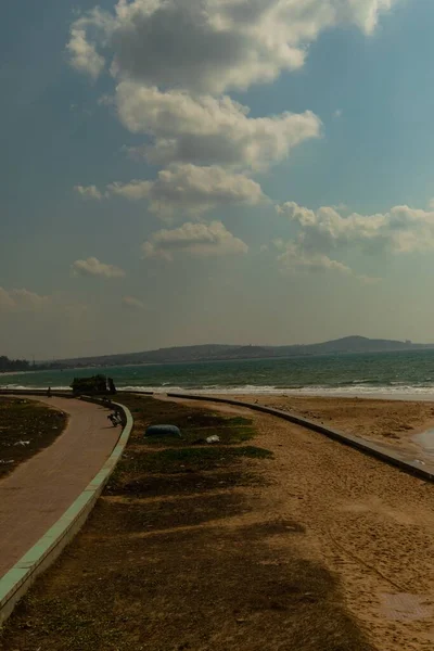 Una Imagen Vertical Camino Hormigón Largo Playa Provincia Bnh Thuan — Foto de Stock