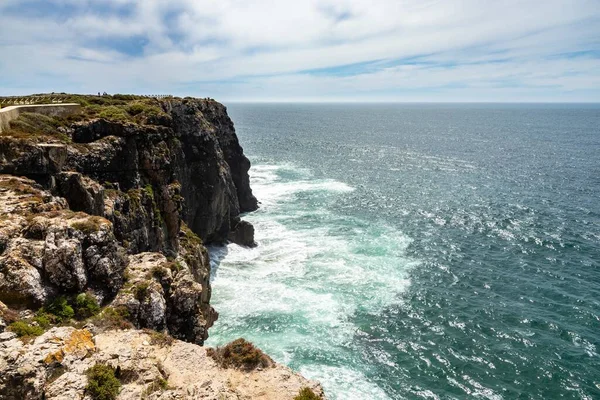 Gyönyörű Táj Sziklák Atlanti Óceán Cape Sagres Algarve Portugália — Stock Fotó