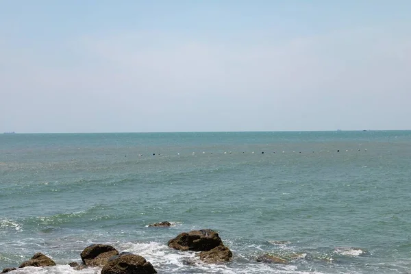 Panoramaaufnahme Eines Ozeans Mit Felsen Ufer Vung Tau Vietnam — Stockfoto