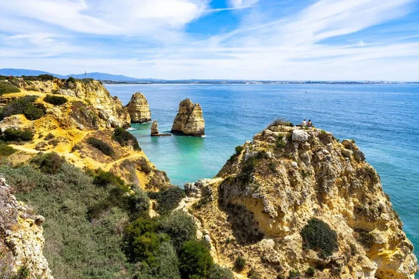 Ένα Γραφικό Φυσικό Τοπίο Της Ακτογραμμής Algarve Βράχια Θέα Τον — Φωτογραφία Αρχείου