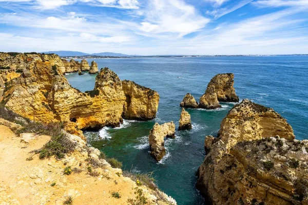 Βράχια Και Ήρεμη Θάλασσα Της Ponta Piedade Στην Περιοχή Algarve — Φωτογραφία Αρχείου