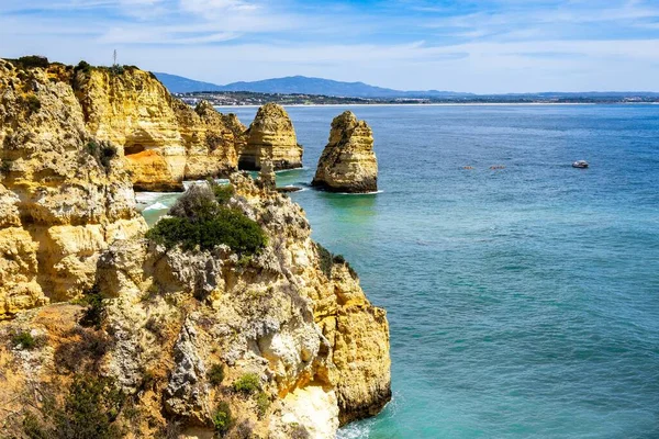 Ένα Όμορφο Τοπίο Από Βράχια Και Θάλασσα Στο Algarve Πορτογαλία — Φωτογραφία Αρχείου