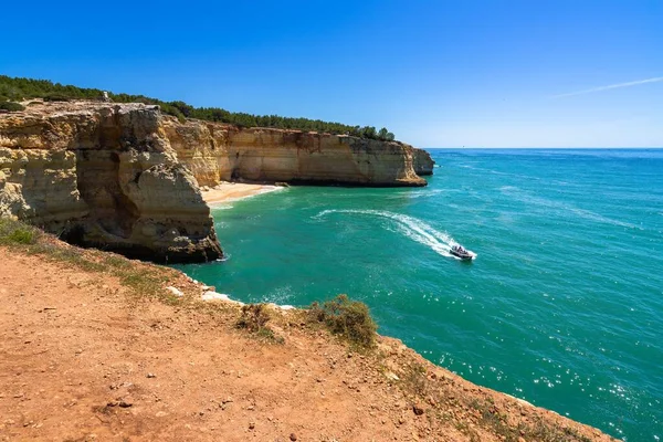 Penhascos Algarve Com Vista Para Oceano Atlântico Acima Caverna Benagil — Fotografia de Stock