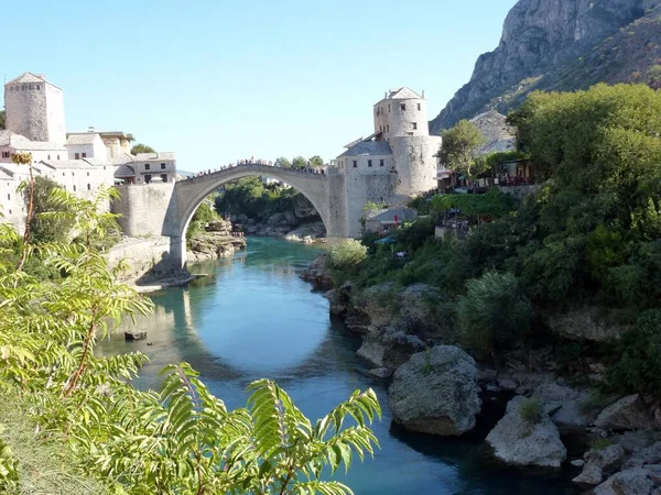 Mostar Gölün Üzerinde Bir Köprü Bosna Hersek — Stok fotoğraf