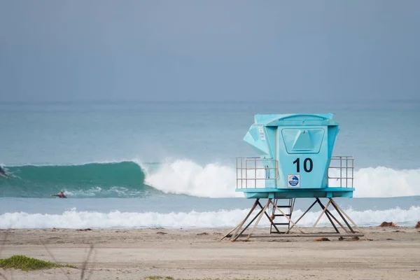 Surfista Remando Uma Grande Onda Peeling Frente Torre Número Dez — Fotografia de Stock