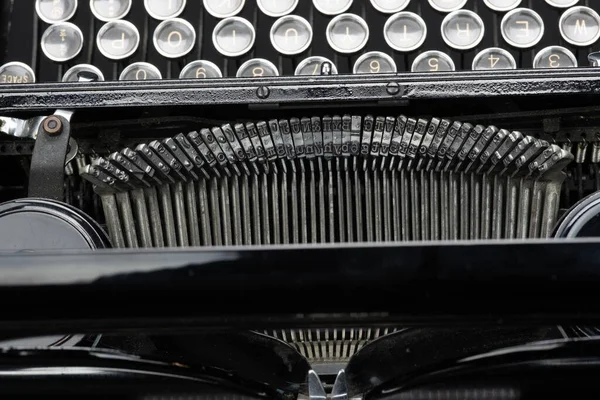 Die Nahaufnahme Einer Antiken Schreibmaschine — Stockfoto