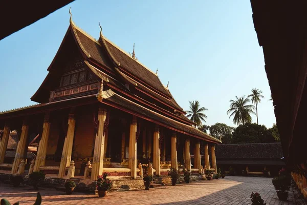 老挝万象Wat Saket主楼的漂亮镜头 — 图库照片
