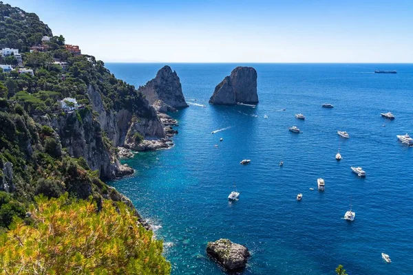 Piękny Widok Majestatyczne Skały Faraglioni Capri Włochy — Zdjęcie stockowe