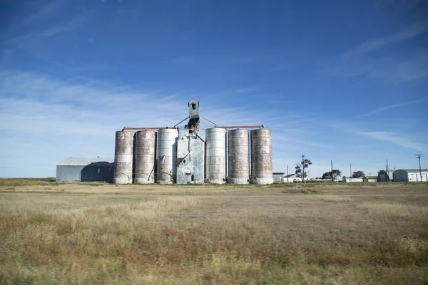 Hermosa Vista Los Elevadores Grano Con Cielo Azul Fondo Las — Foto de Stock