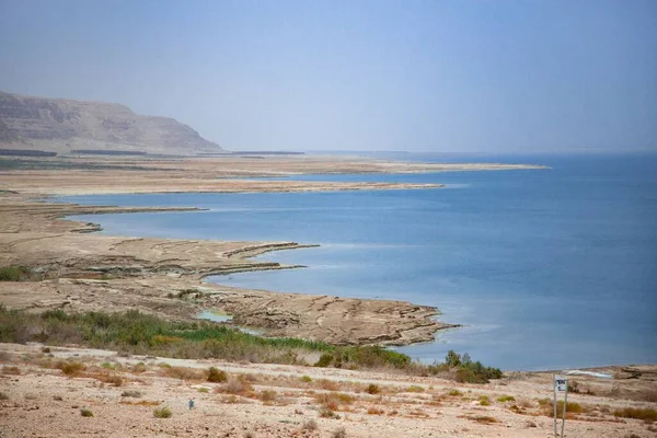 Beautiful View Calm Dead See Israel Blue Sky Cliffs Background — Stock Photo, Image