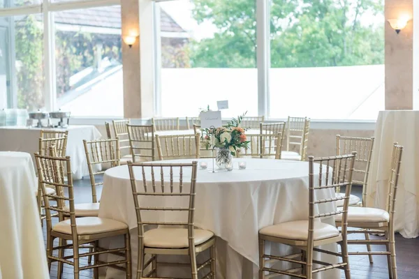 Shot Table Setting Bright Decorated Dining Area Wedding Hall — Stock Photo, Image