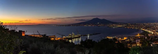 Talya Gün Batımında Vezüv Dağı Napoli Körfezi Nin Panoramik Görüntüsü — Stok fotoğraf