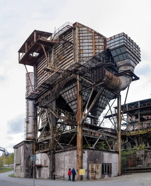 Disparo Vertical Alto Horno Una Antigua Planta Metalúrgica Abandonada Ostrava — Foto de Stock