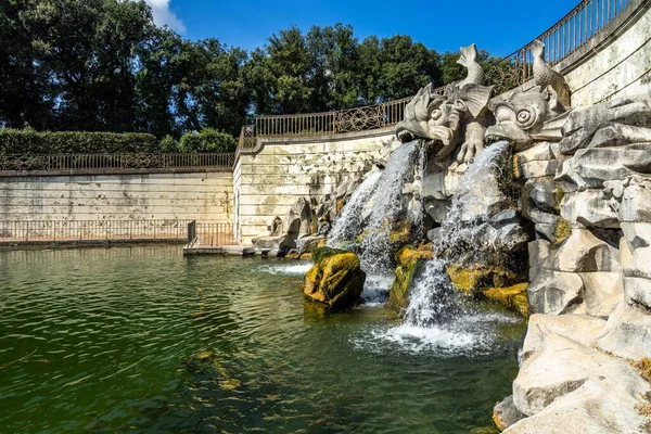 Una Foto Della Fontana Dei Tre Delfini Parco Della Reggia — Foto Stock