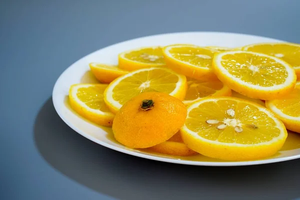 Gula Citroner Tallrik Solig Dag Vitaminbomb — Stockfoto