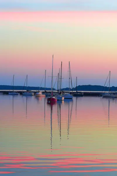 Vertical Shot Reflection Ships Port Beautiful Pastel Colors — Stock Photo, Image