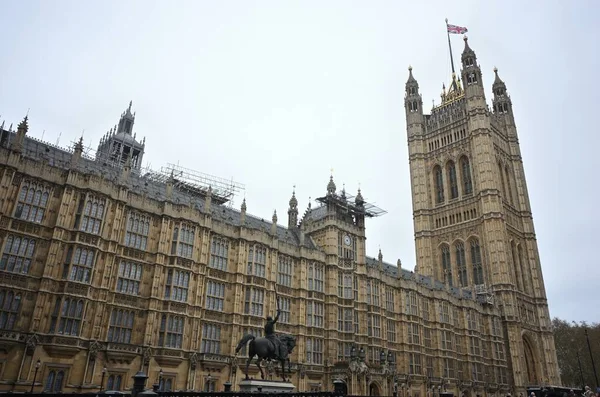 Une Vue Angle Bas Palais Westminster Sous Ciel Nuageux Londres — Photo