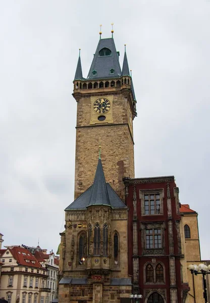 Der Astronomische Uhrturm Unter Wolkenverhangenem Himmel Prag — Stockfoto