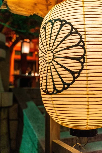 Close Uma Lanterna Acesa Santuário Fushimi Inari Kyoto Japão — Fotografia de Stock