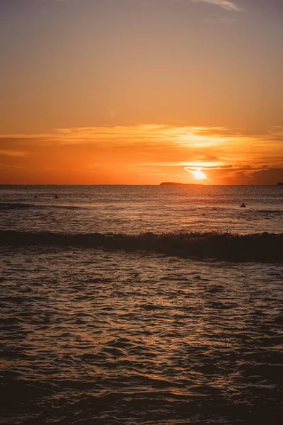 Vista Hipnotizante Oceano Calmo Durante Pôr Sol Nas Ilhas Mentawai — Fotografia de Stock