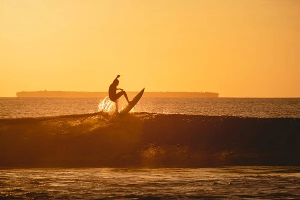 Mesmerizing View Silhouette Surfer Ocean Sunset Indonesia — Stock Photo, Image