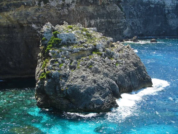 Rochas Litoral Comino Malta Rodeado Água — Fotografia de Stock