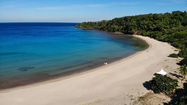 Belo Tiro Uma Praia Sob Céu Azul — Fotografia de Stock