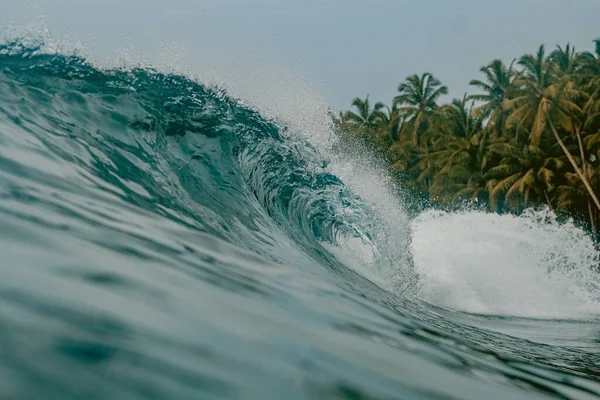 Daarbinnen Uitzicht Van Enorme Brekende Golf Van Zee Mentawai Eilanden — Stockfoto