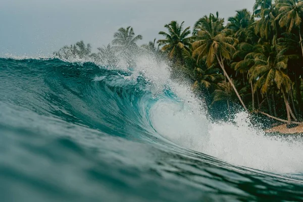 Vista Interior Enorme Onda Ruptura Mar Nas Ilhas Mentawai Indonésia — Fotografia de Stock