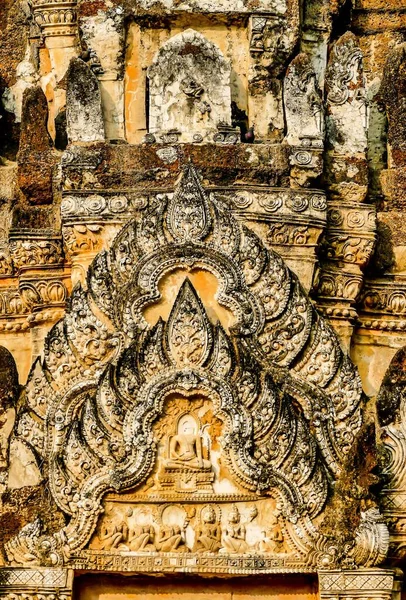 Plano Vertical Una Antigua Pared Decorada Laos Asia — Foto de Stock
