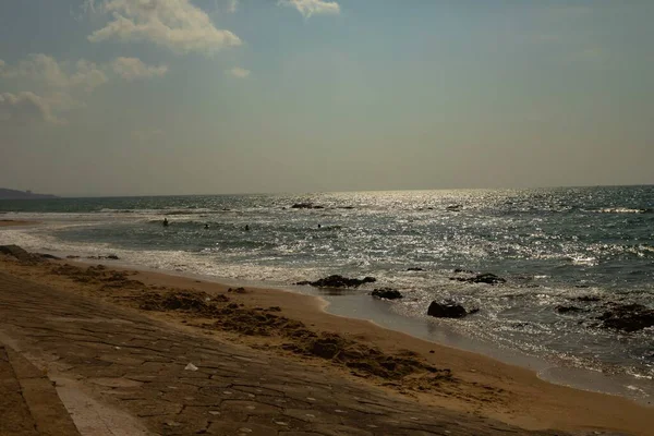 Una Orilla Playa Bajo Cielo Azul Bnh Hng —  Fotos de Stock