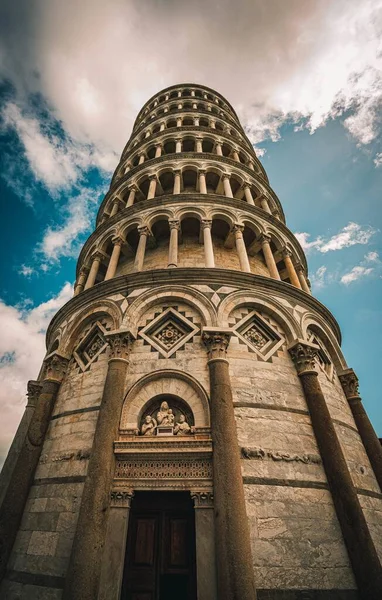 Una Vista Ángulo Bajo Torre Inclinada Pisa Bajo Luz Del — Foto de Stock