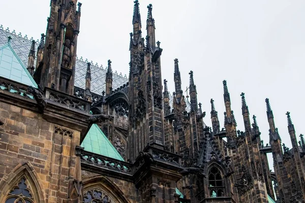 Uma Foto Baixo Ângulo Catedral Metropolitana Santos Vito Praga — Fotografia de Stock