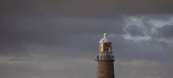 Bulutlu Gökyüzünün Altındaki Corrubedo Kulesi — Stok fotoğraf