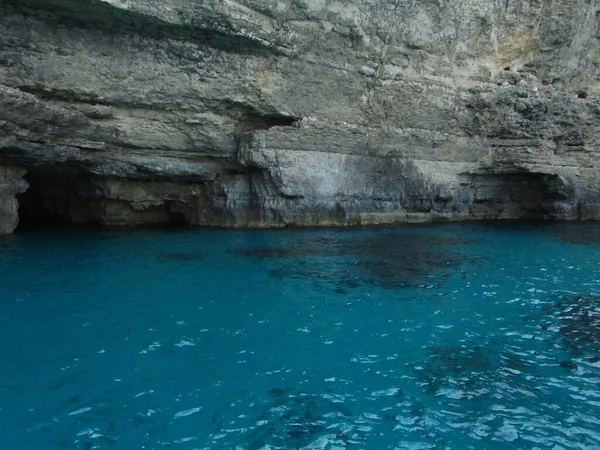 Die Korallinen Kalksteinfelsen Und Eine Natürliche Höhle Sonnenlicht Malta — Stockfoto